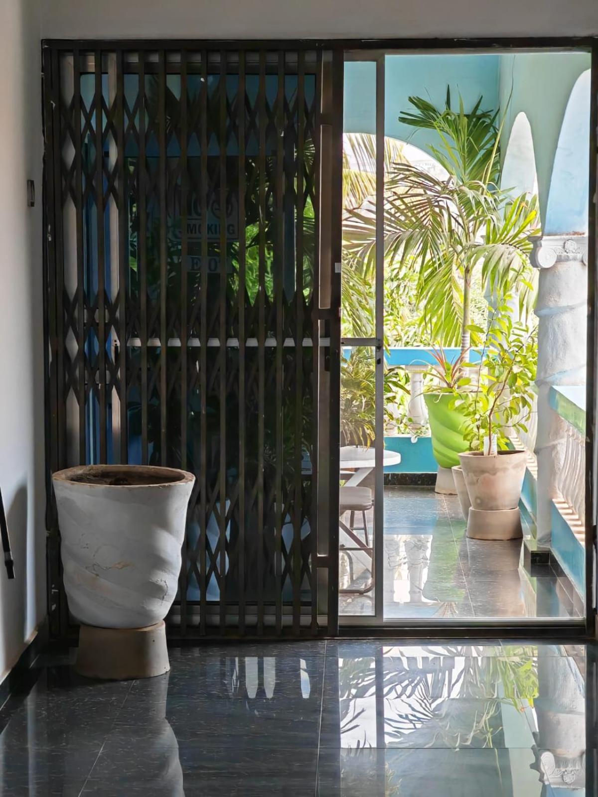 Elizz Guest House Janman Exterior foto