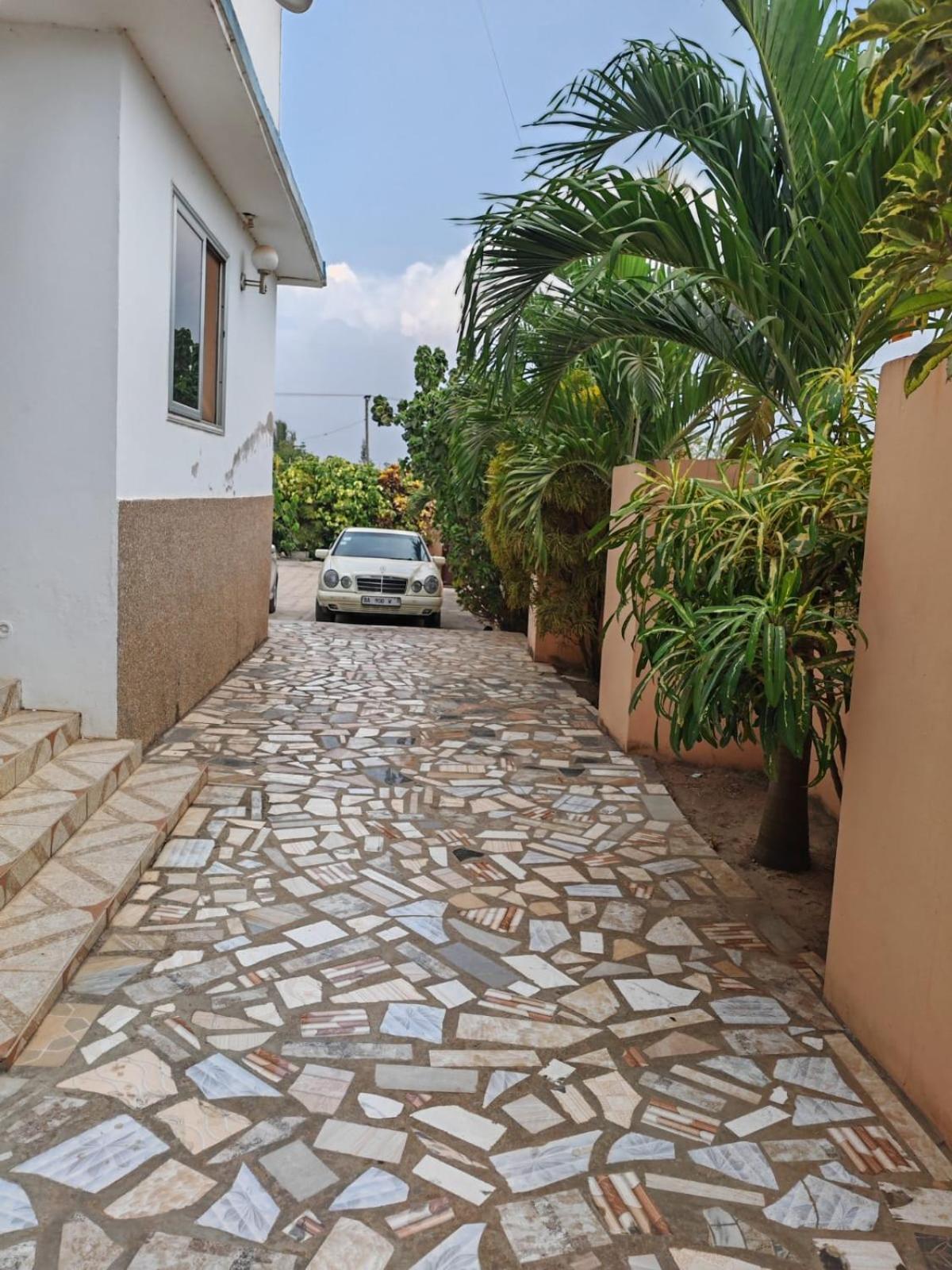 Elizz Guest House Janman Exterior foto